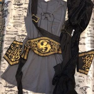 Huntress halloween costume